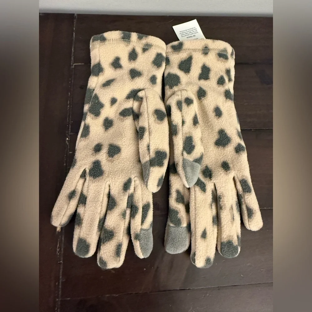 Lands’ End Leopard Print Fleece Scarf & Gloves Set – EZ Touch – Medium